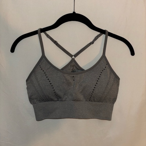 Pro-fit sports bras - Picture 2 of 5